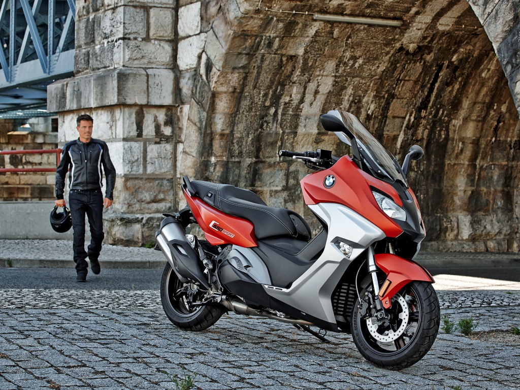 Фото скутера BMW C 650 Sport